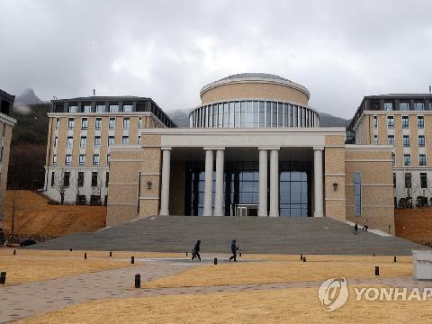 부산외대 P교수 비리의혹 보도